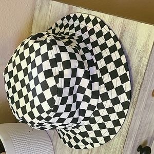 Checkered bucket hat